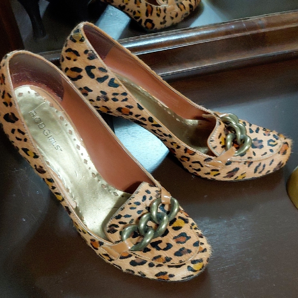 BCBGirls Leopard Print Heels with Gold Chain - Picture 1 of 7